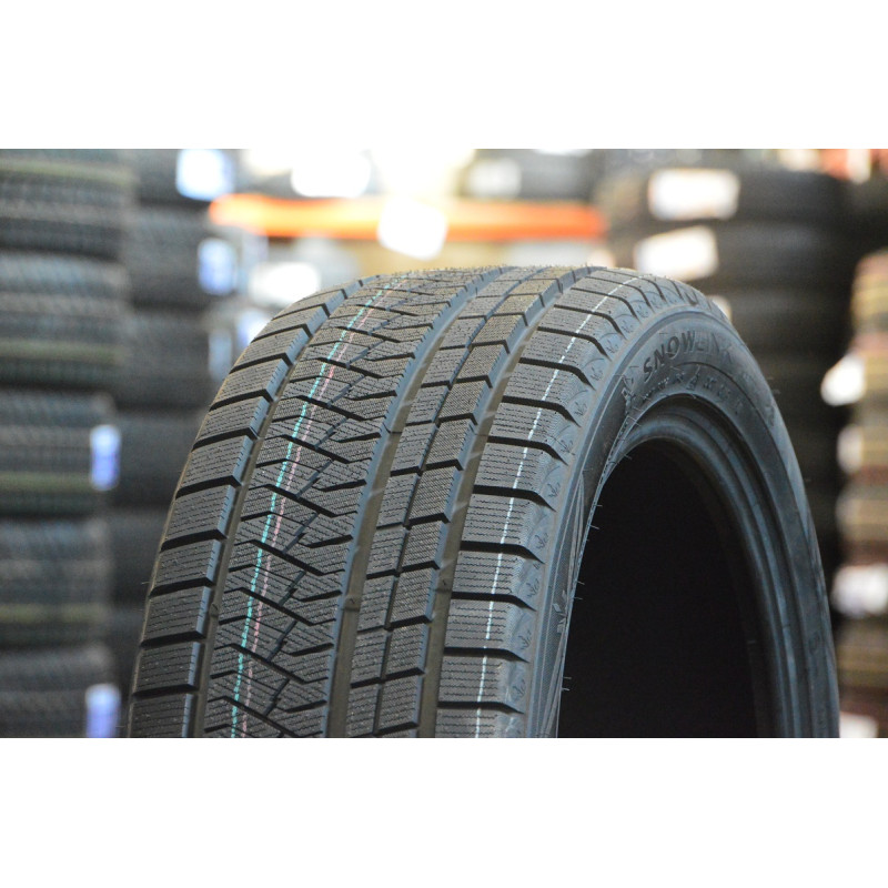 Triangle PL02 235 / 45 R19 99V 99V